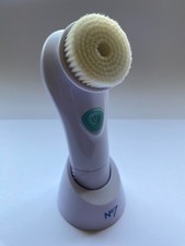 No7 Radiant Results Revitalising Sonic Action Cleansing Brush