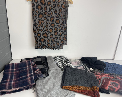 Scarves bundle job lot - scarves,