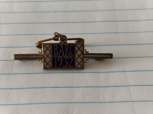 Brooklands barc car badge 1932 - badge,