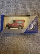 LLEDO MORRIS VAN COLLECTORS CLUB SPECIAL EDITION 2003 BULL NOSE display model 