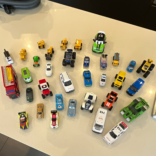 Multi bundle car toy