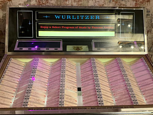 Wurlitzer vintage jukebox - wurlitzer,