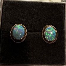 Beautiful 9ct Gold Opal
