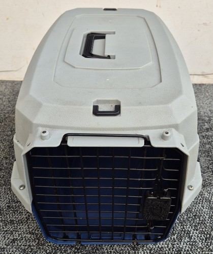 Sturdy plastic pet carrier - plastic,