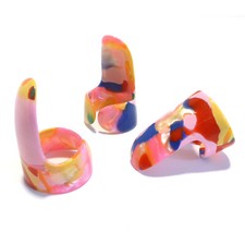 3x plastic finger picks Mosaic