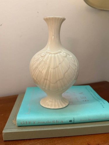 Vintage lenox ivory bud vase - lenox,