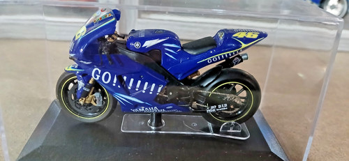 Valentino rossi yzr - valentino, 1:22