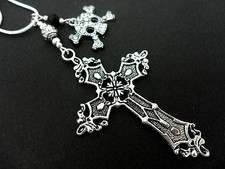  A LOVELY TIBETAN SILVER  LARGE CROSS & DIAMANTE SKULL NECKLACE. GOTH. NEW.