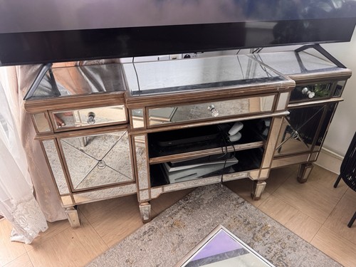 Glass mirrored stand with - tv,