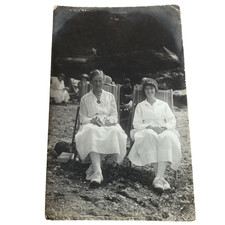 1900 seaside friends female