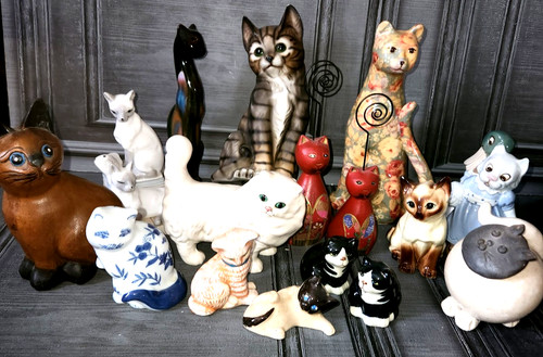 Job lot cats figurines - cats, wooden