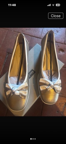 Van dal women - van, women's