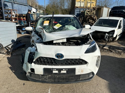 Toyota yaris cross 2021 - toyota,