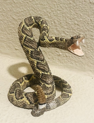 Posed coiled - 3.5”,