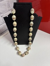 BEAUTIFUL VINTAGE BEIGE WEDDING CAKE NECKLACE ( Murano Venetian beads).