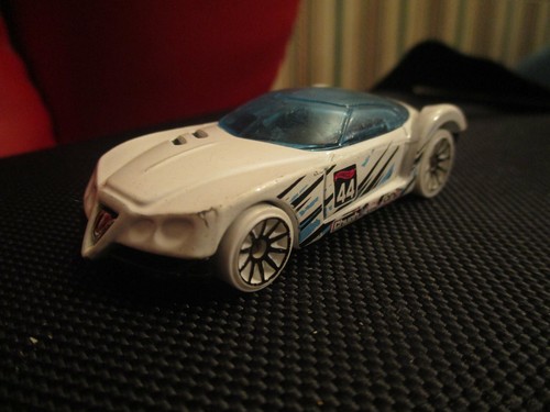 Hot wheels golden arrow - hot, no
