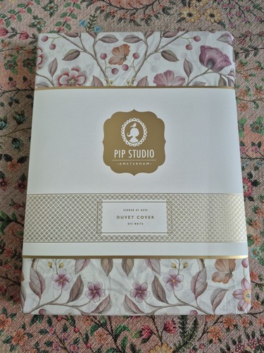 New pip studio - new, bedding