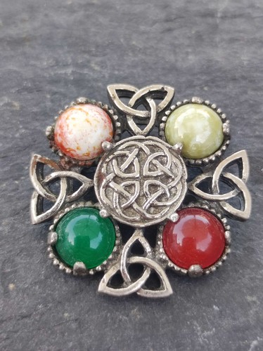 Jacobite faux agate brooch - faux,