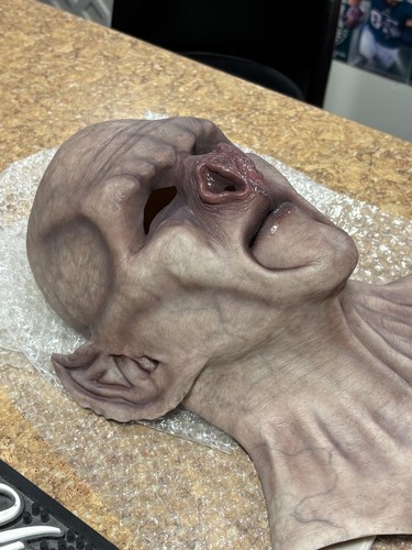 Shattered vampire silicone - shattered, fx