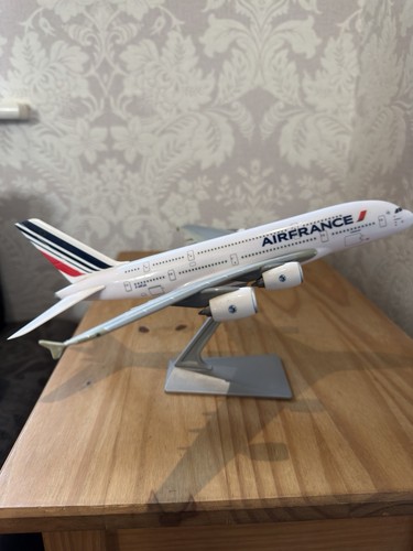 250 scale airplane - 1/250, model