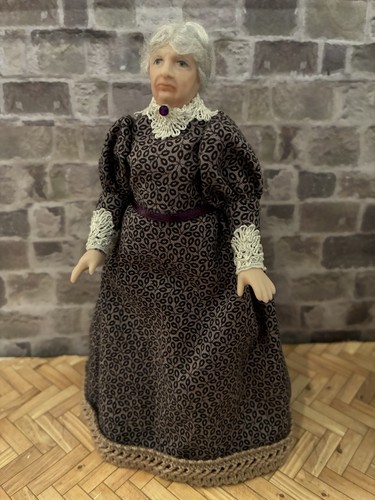 Dolls house scale - house,
