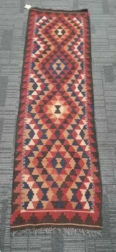 Hand knotted woolen carpet - hand,