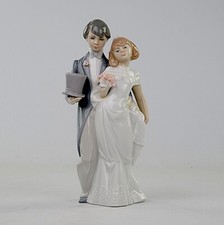 Lladro Figurine, 6164, Wedding Bells, Slight Issue With Petals