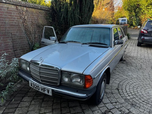 Mercedes w123 230e - mercedes, 1983