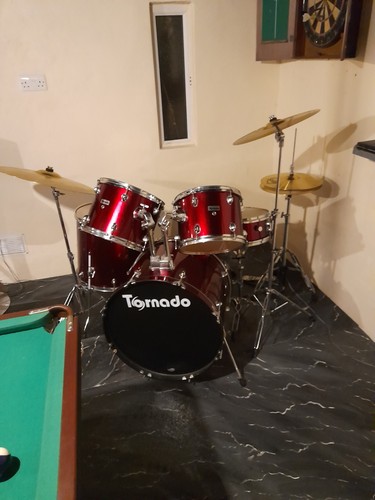 Tornado acoustic drum kit - ,
