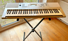 Yamaha YPT-340 Electronic Keyboard - Silver with stand - Excellent condition wit