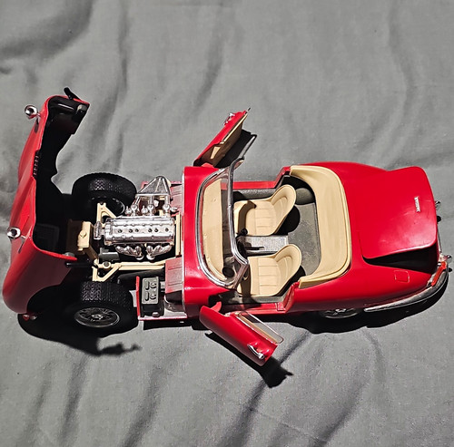 Bburago jaguar type - e-type, 1961