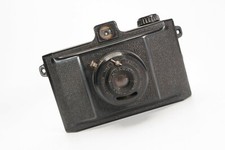 M.I.O.M. LEC JUNIOR BAKELITE CAMERA ART DECO. NO CRACKS TO BAKELITE