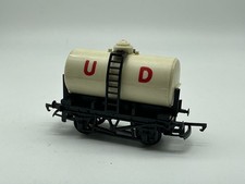 B4948 White United Dairies