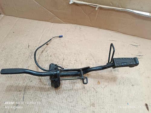 Central footrest bracket for - footrest,