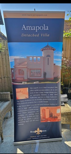 Pop retractable banner - up,