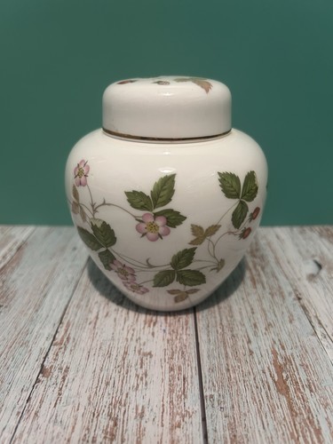 Stunning wedgwood bone - stunning,