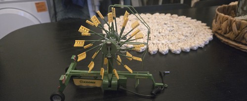 Siku 6782 scale krone - 1:32,
