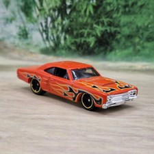 Hot Wheels '69 Dodge Coronet Super Bee Diecast Model 1:64 (4) Ex. Condition