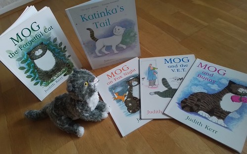 Mog plush cat toy - cat,