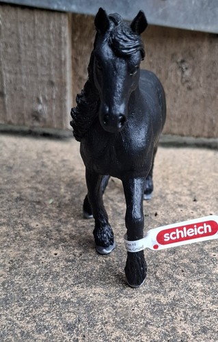 Schleich horse club friesian - schleich,