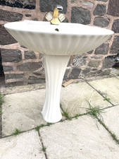 Used 1980s champange shell basin &pedestal, Soap Dish, roll holder and MORE