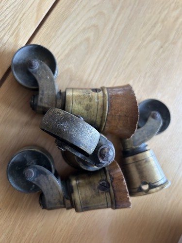 Set antique brass castors - antique,