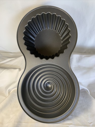 Wilton giant cupcake bundt - giant,