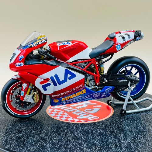 Minichamps ducati 999r - ducati,