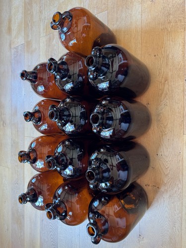 Brown glass demijohns - brown,