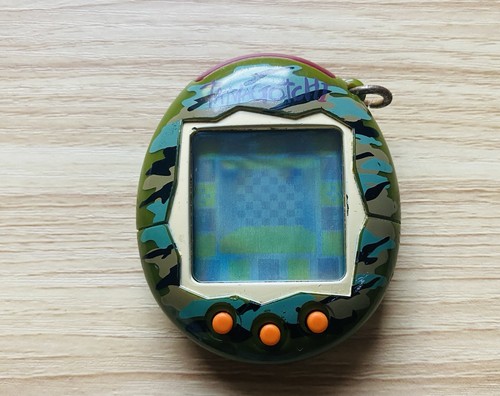 Bandai tamagotchi 2004 - 2004, v2
