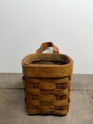 Vintage booking hanging - booking, basket