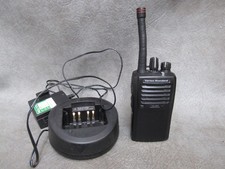 A GOOD VERTEX STANDARD VX-261 TWO WAY RADIO WITH CHARGER AND NEW BATTERY #9