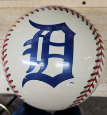 MLB Detroit Tigers 8 pounds On the Ball Bowling Ball.  NIB Undrilled 2nd.
