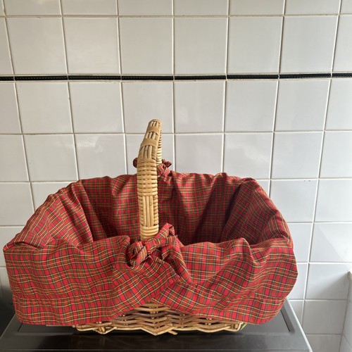 Large wicker shopping basket - wicker,